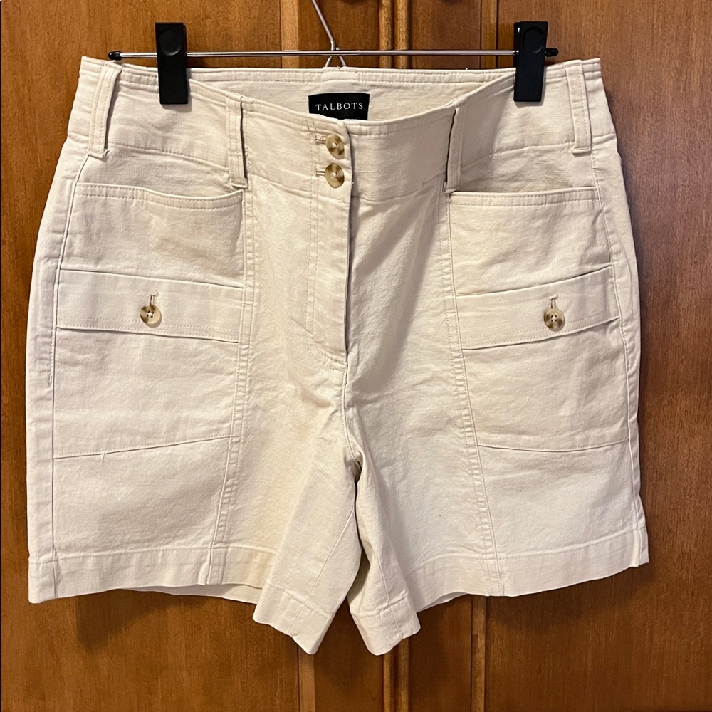 Talbots  Shorts. NWT. Light beige color. Inseam 5 1/2 in